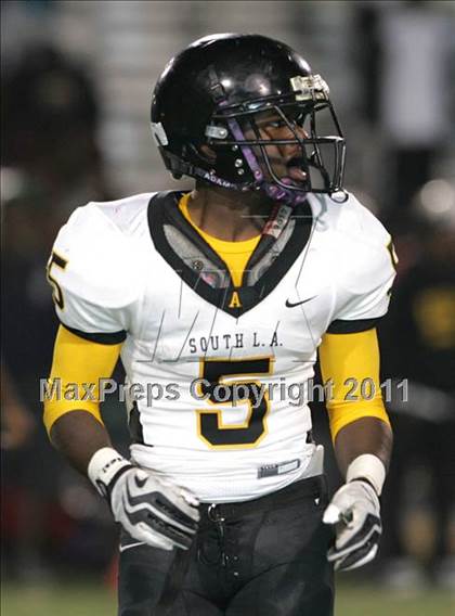 Thumbnail 2 in View Park vs. Animo South Los Angeles (CIF LA City Section D3 Final) photogallery.