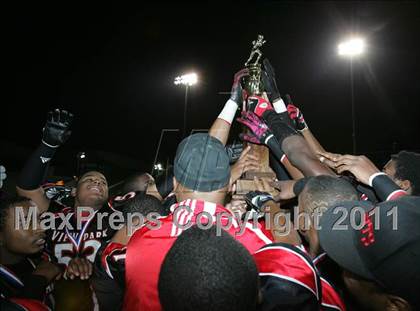 Thumbnail 1 in View Park vs. Animo South Los Angeles (CIF LA City Section D3 Final) photogallery.