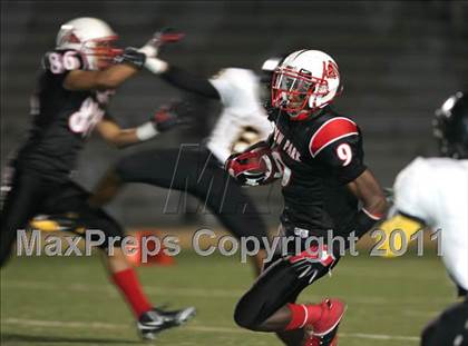 Thumbnail 1 in View Park vs. Animo South Los Angeles (CIF LA City Section D3 Final) photogallery.