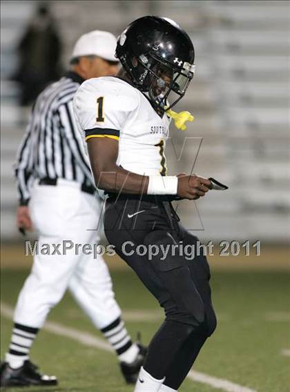 Thumbnail 2 in View Park vs. Animo South Los Angeles (CIF LA City Section D3 Final) photogallery.