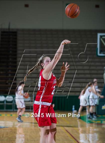 Thumbnail 2 in Jamesville-DeWitt vs. Albertus Magnus (NYSPHSAA Class A Semifinal) photogallery.