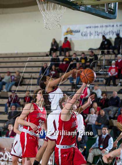 Thumbnail 3 in Jamesville-DeWitt vs. Albertus Magnus (NYSPHSAA Class A Semifinal) photogallery.