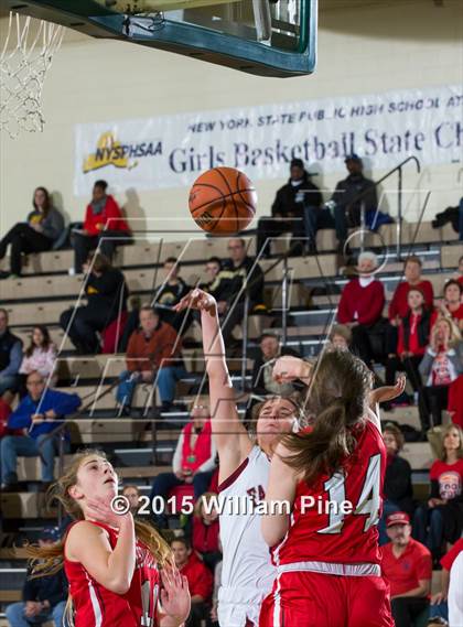 Thumbnail 1 in Jamesville-DeWitt vs. Albertus Magnus (NYSPHSAA Class A Semifinal) photogallery.