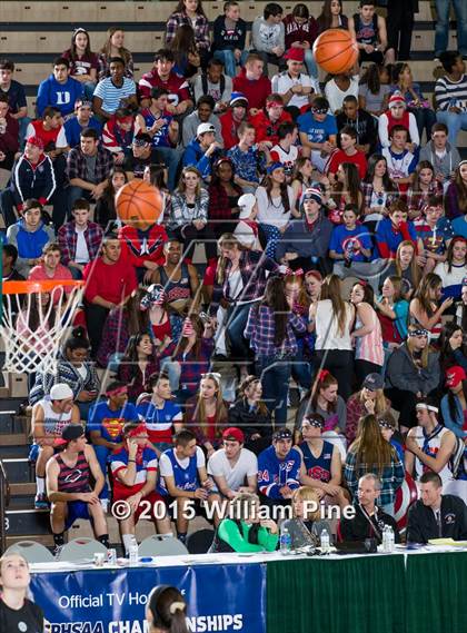 Thumbnail 2 in Jamesville-DeWitt vs. Albertus Magnus (NYSPHSAA Class A Semifinal) photogallery.