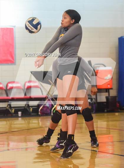 Thumbnail 2 in Edna Karr @ McGehee photogallery.