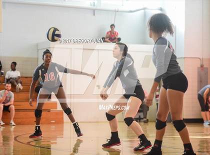 Thumbnail 3 in Edna Karr @ McGehee photogallery.