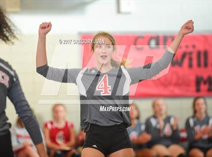 Thumbnail 2 in Edna Karr @ McGehee photogallery.