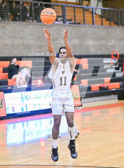 Thumbnail 2 in Willow Canyon vs. Mountain Pointe (MLK Dream Classic) photogallery.