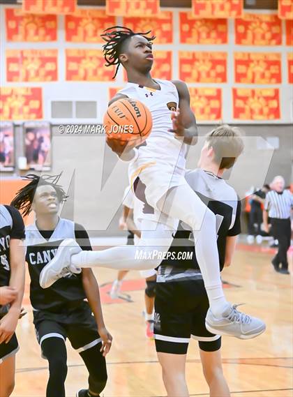 Thumbnail 1 in Willow Canyon vs. Mountain Pointe (MLK Dream Classic) photogallery.