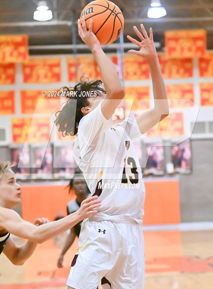 Thumbnail 3 in Willow Canyon vs. Mountain Pointe (MLK Dream Classic) photogallery.