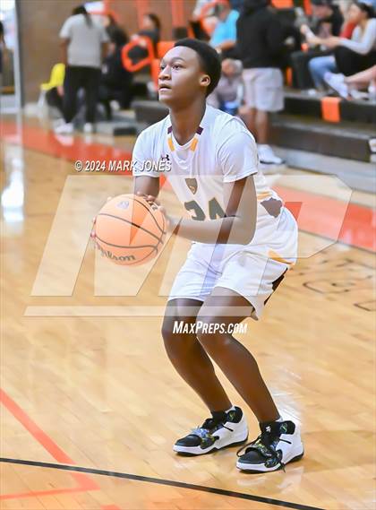 Thumbnail 2 in Willow Canyon vs. Mountain Pointe (MLK Dream Classic) photogallery.