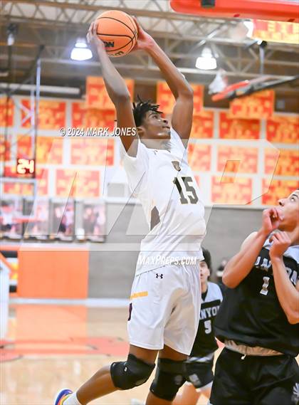 Thumbnail 3 in Willow Canyon vs. Mountain Pointe (MLK Dream Classic) photogallery.
