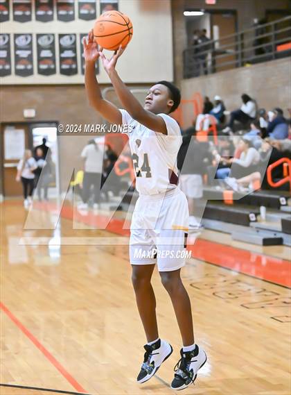 Thumbnail 3 in Willow Canyon vs. Mountain Pointe (MLK Dream Classic) photogallery.