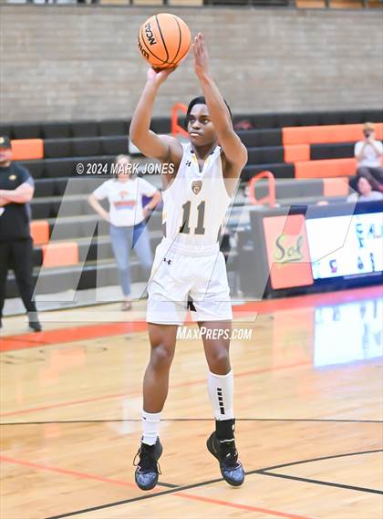 Thumbnail 3 in Willow Canyon vs. Mountain Pointe (MLK Dream Classic) photogallery.