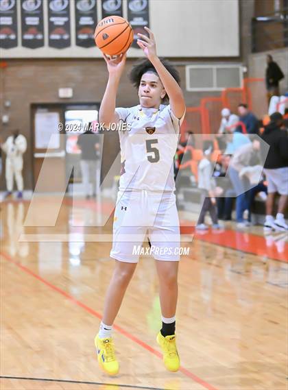 Thumbnail 1 in Willow Canyon vs. Mountain Pointe (MLK Dream Classic) photogallery.