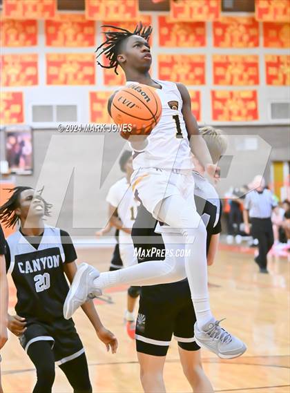Thumbnail 2 in Willow Canyon vs. Mountain Pointe (MLK Dream Classic) photogallery.