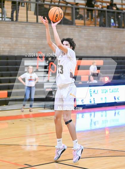 Thumbnail 3 in Willow Canyon vs. Mountain Pointe (MLK Dream Classic) photogallery.