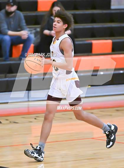 Thumbnail 3 in Willow Canyon vs. Mountain Pointe (MLK Dream Classic) photogallery.