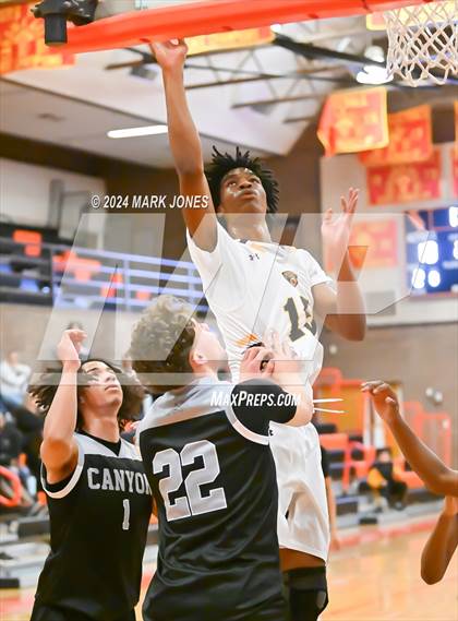Thumbnail 2 in Willow Canyon vs. Mountain Pointe (MLK Dream Classic) photogallery.