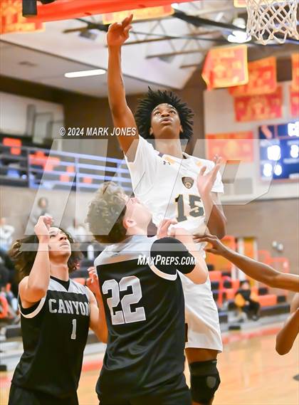 Thumbnail 3 in Willow Canyon vs. Mountain Pointe (MLK Dream Classic) photogallery.