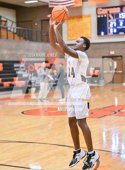 Thumbnail 2 in Willow Canyon vs. Mountain Pointe (MLK Dream Classic) photogallery.