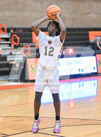 Thumbnail 1 in Willow Canyon vs. Mountain Pointe (MLK Dream Classic) photogallery.