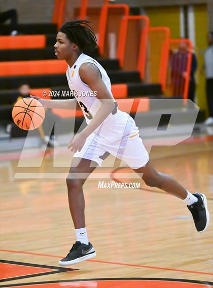 Thumbnail 3 in Willow Canyon vs. Mountain Pointe (MLK Dream Classic) photogallery.