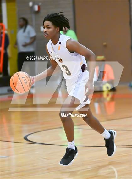 Thumbnail 1 in Willow Canyon vs. Mountain Pointe (MLK Dream Classic) photogallery.