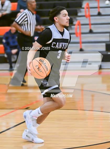 Thumbnail 3 in Willow Canyon vs. Mountain Pointe (MLK Dream Classic) photogallery.