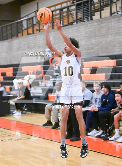 Thumbnail 2 in Willow Canyon vs. Mountain Pointe (MLK Dream Classic) photogallery.