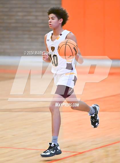 Thumbnail 2 in Willow Canyon vs. Mountain Pointe (MLK Dream Classic) photogallery.
