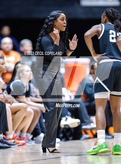 Thumbnail 3 in Warner Robins vs. Kell (GHSA 5A Championship) photogallery.