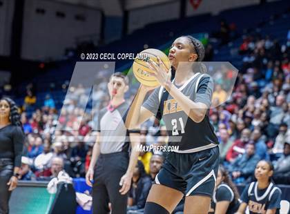 Thumbnail 3 in Warner Robins vs. Kell (GHSA 5A Championship) photogallery.