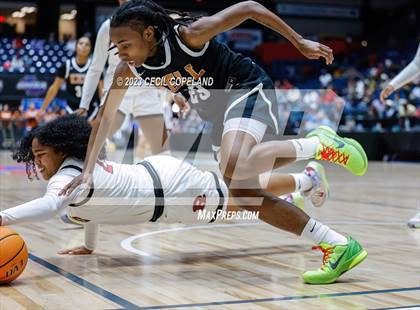 Thumbnail 3 in Warner Robins vs. Kell (GHSA 5A Championship) photogallery.