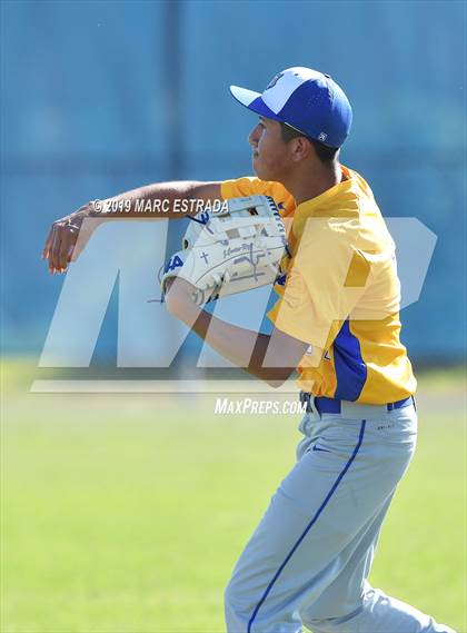 Thumbnail 1 in Largo vs Cambridge Catholic photogallery.