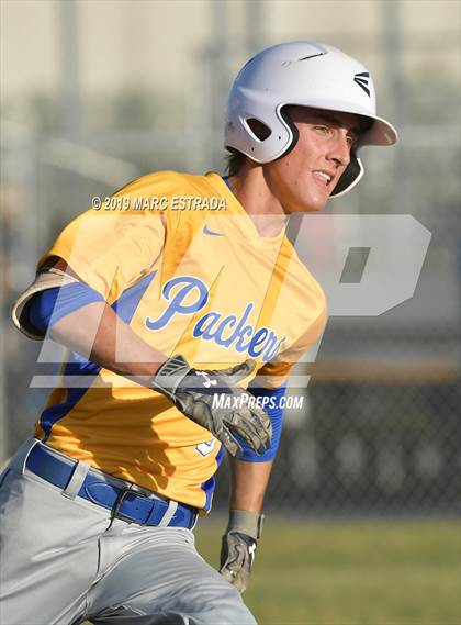 Thumbnail 2 in Largo vs Cambridge Catholic photogallery.