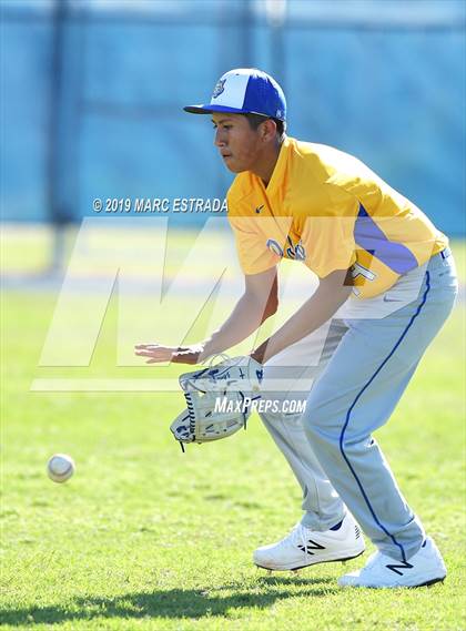 Thumbnail 2 in Largo vs Cambridge Catholic photogallery.