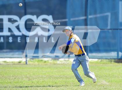 Thumbnail 1 in Largo vs Cambridge Catholic photogallery.