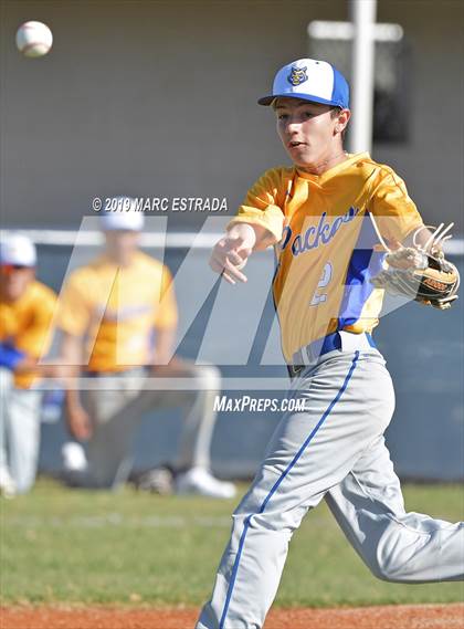 Thumbnail 3 in Largo vs Cambridge Catholic photogallery.