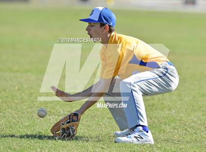 Thumbnail 2 in Largo vs Cambridge Catholic photogallery.
