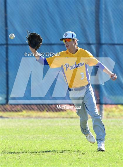 Thumbnail 3 in Largo vs Cambridge Catholic photogallery.