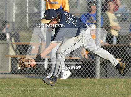 Thumbnail 2 in Largo vs Cambridge Catholic photogallery.
