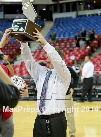 Thumbnail 2 in Monte Vista vs Centennial (CIF State D1 Final) photogallery.