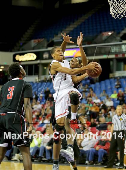 Thumbnail 2 in Monte Vista vs Centennial (CIF State D1 Final) photogallery.