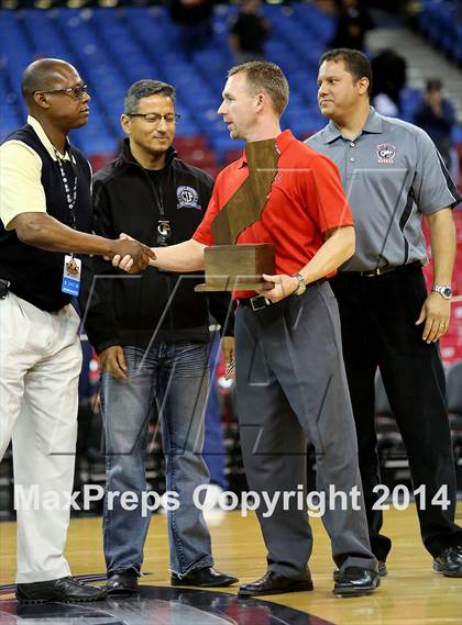 Thumbnail 3 in Monte Vista vs Centennial (CIF State D1 Final) photogallery.