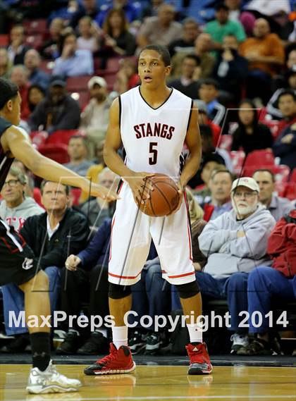 Thumbnail 2 in Monte Vista vs Centennial (CIF State D1 Final) photogallery.