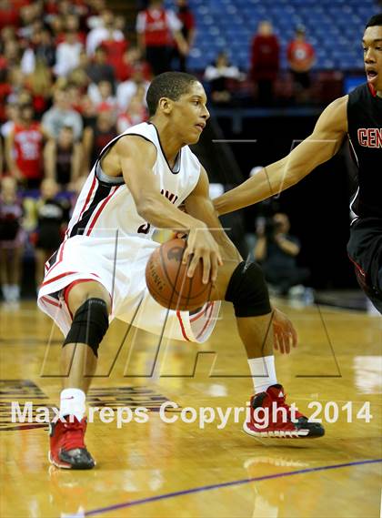 Thumbnail 3 in Monte Vista vs Centennial (CIF State D1 Final) photogallery.