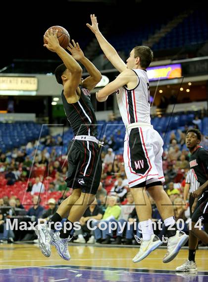 Thumbnail 3 in Monte Vista vs Centennial (CIF State D1 Final) photogallery.