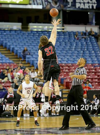 Thumbnail 3 in Monte Vista vs Centennial (CIF State D1 Final) photogallery.