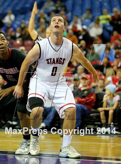 Thumbnail 2 in Monte Vista vs Centennial (CIF State D1 Final) photogallery.